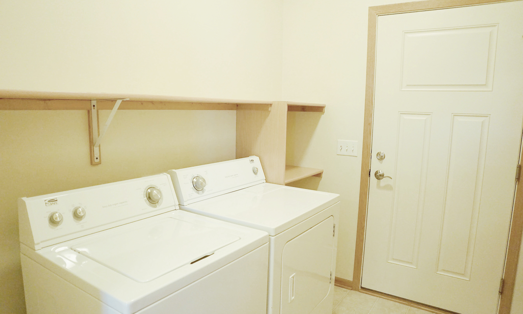 Aspen Th Buff Laundry Mudroom T R Mckenzie Apartments