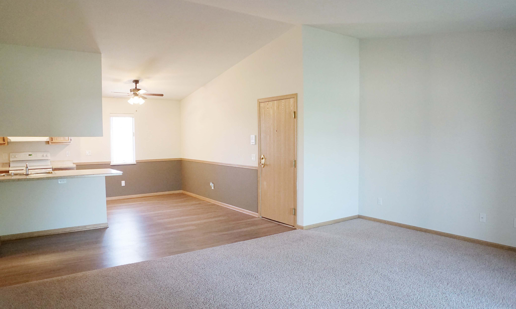 Living Room and Kitchen (2)